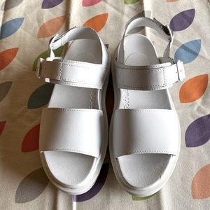 Dr Martens Voss Mono White Sandals US8 UK6 EU39 Hydro Leather NIB *Docs*